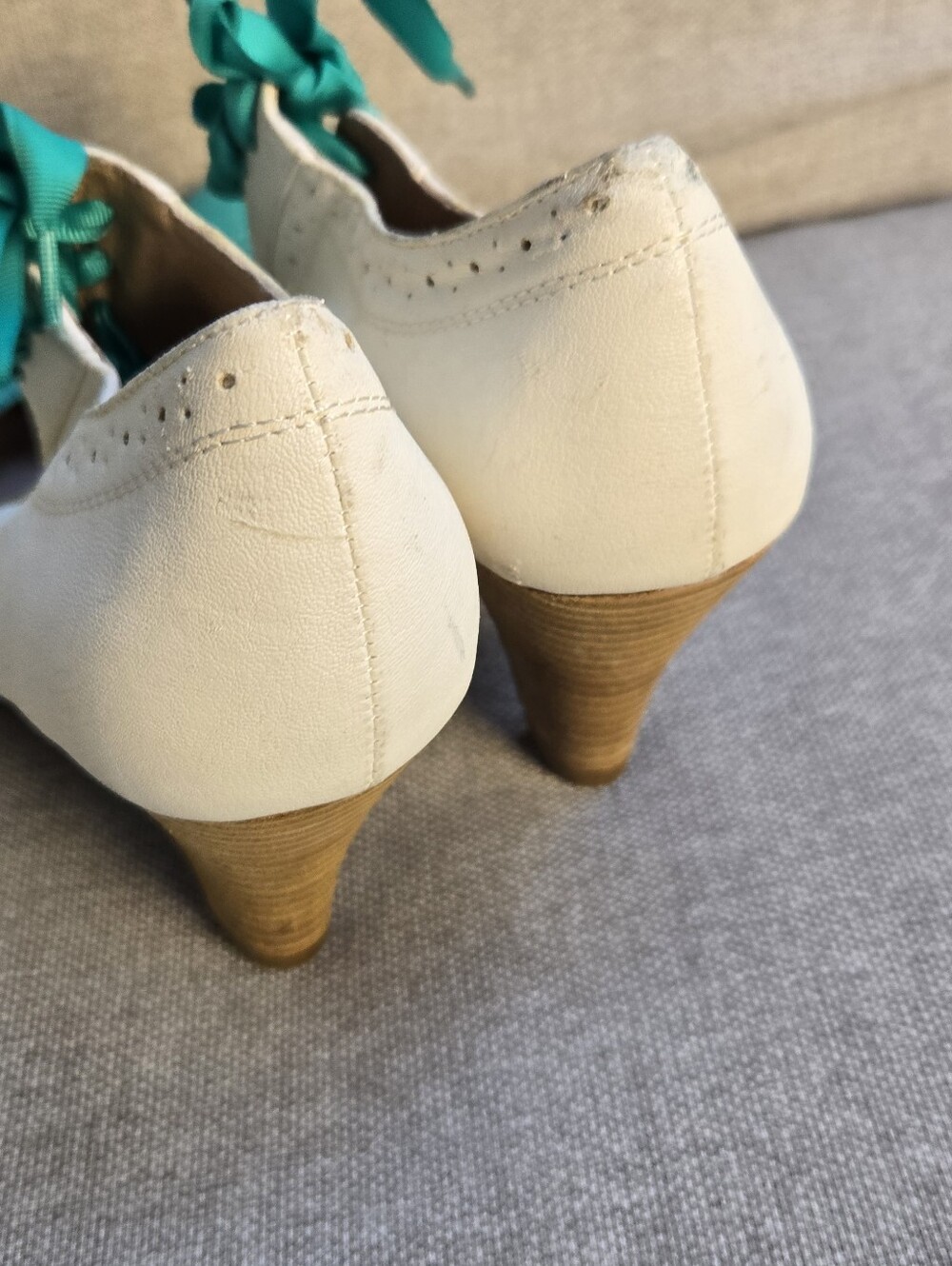 Chelsea Crew Two-Tone Teal and White Heeled Oxford Pumps - Picture 9 of 13